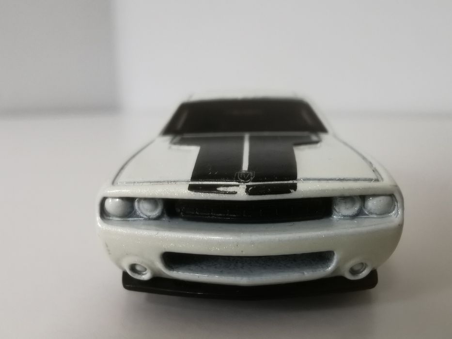 Hot Wheels Resorak Dodge Challenger SRT8 '08
