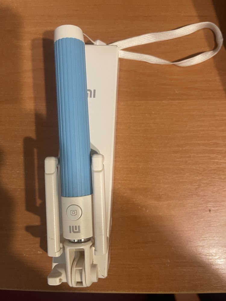 Монопод Xiaomi Mi Selfie Stick
