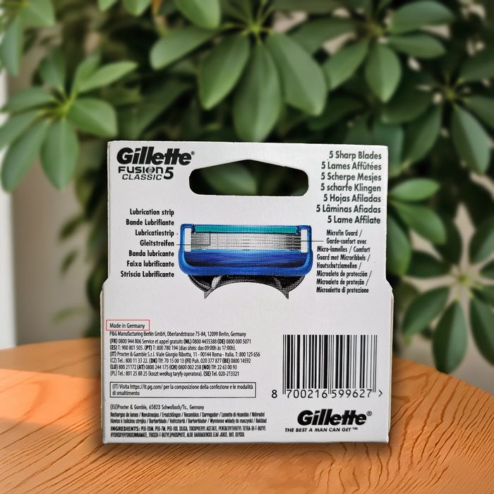 Подарунковий набір Gillette Fusion5 Classic (станок, 5 касет, піна)