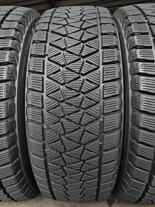 R17 225 65 шини зимові Bridgestone Blizzak DM-2 арктичні липучки