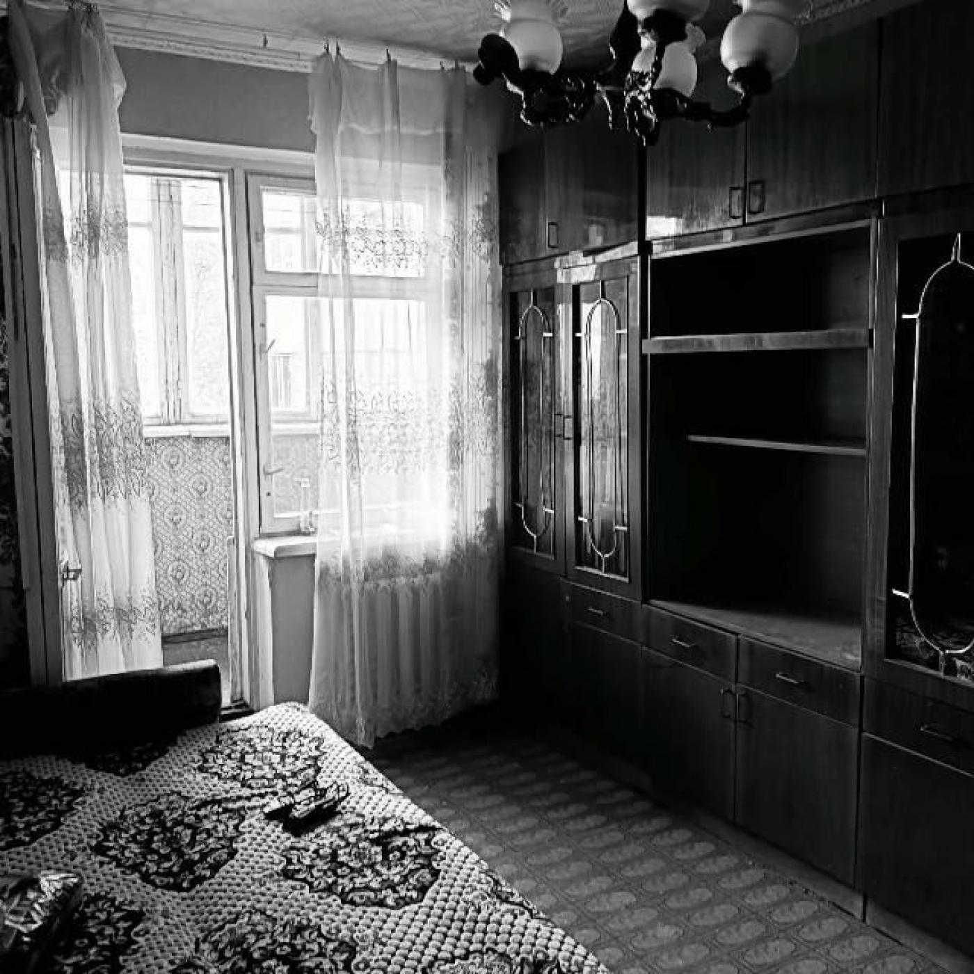 Продам 4 комнатную Палия 96 цена 35000долларов