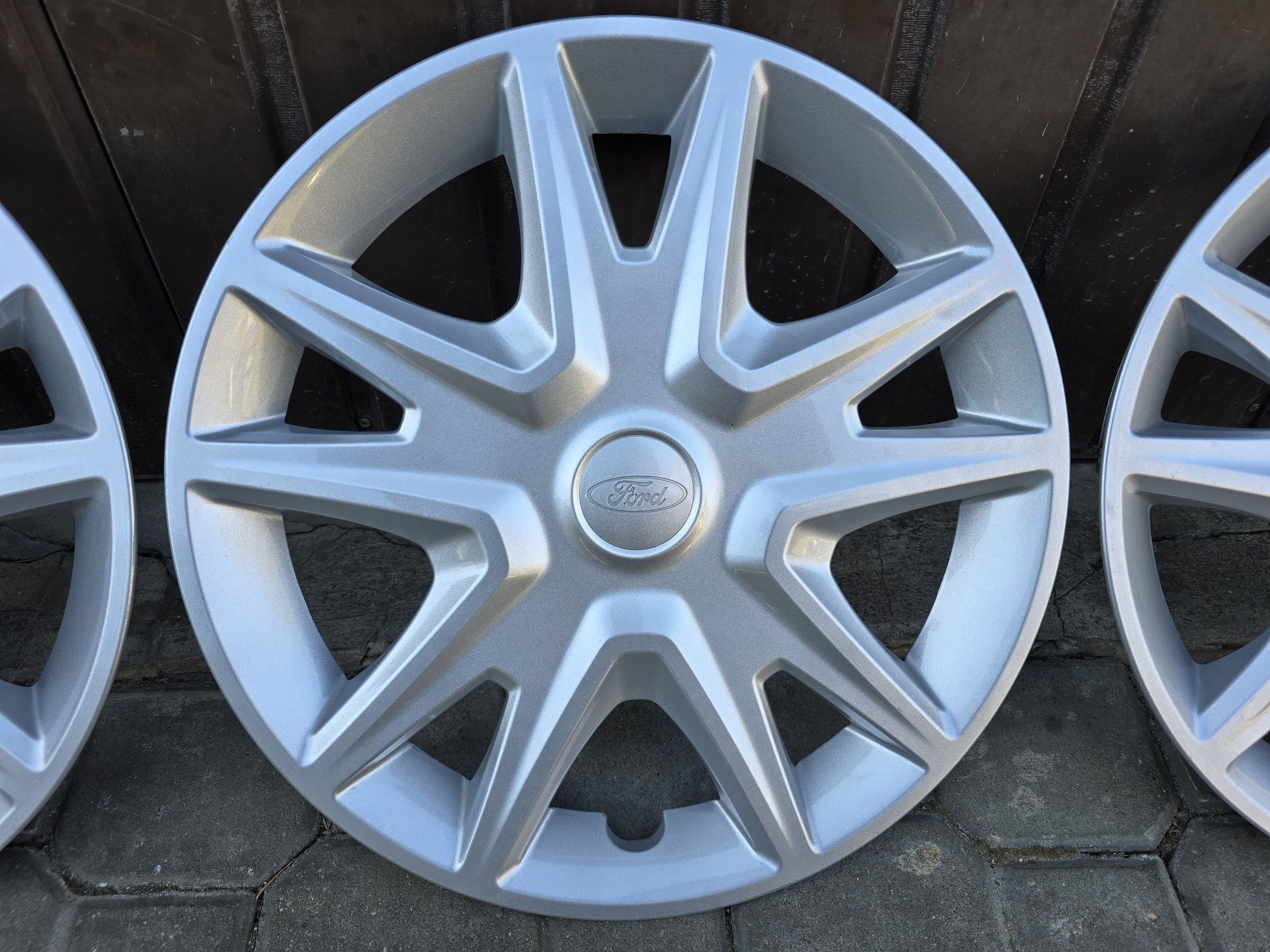 kołpaki 15" Ford Fiesta Fusion Focus Escort Ka+ Puma B-Max C-Max