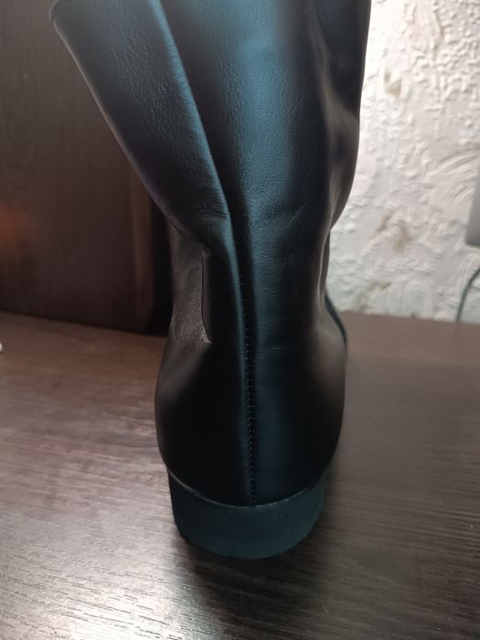 Спеціальне взуття жіноче у кого є " слоновість" лімфостаз