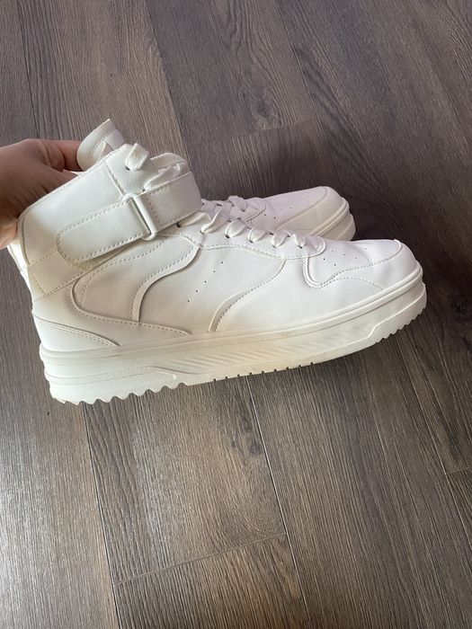 bershka високі білі чоловічі кросівки кеди кроси 43 р. 28 см устілка