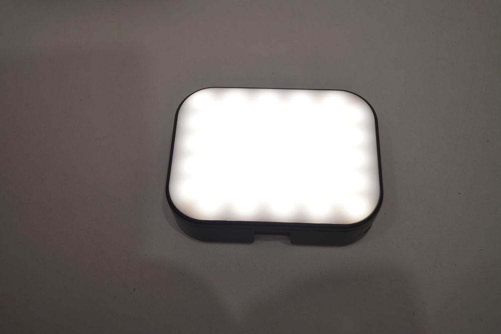 1370 Ulanzi VL100X lampa video do lustrzanek bezlusterkowców kamer
