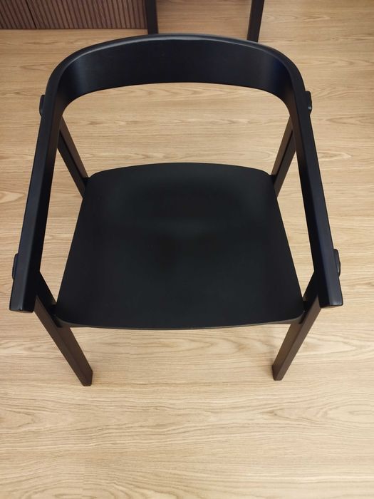 8 Cadeiras praticamente novas