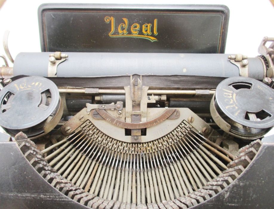 Maquina de escrever – peça Museu – Ano 1909
