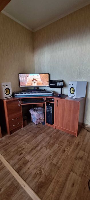 Компьютерный стол