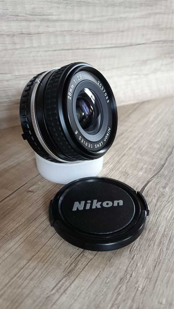 Nikon 28mm f2.8 e series обʼєктив широкий кут