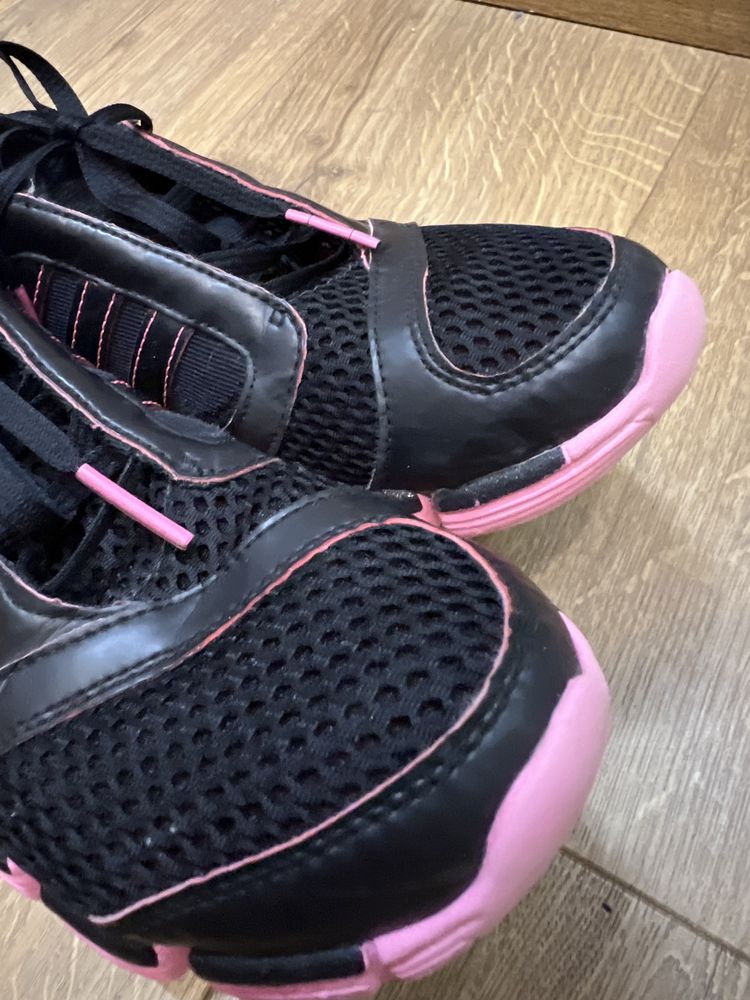 Кросівки Адідас 38 розмір climacool