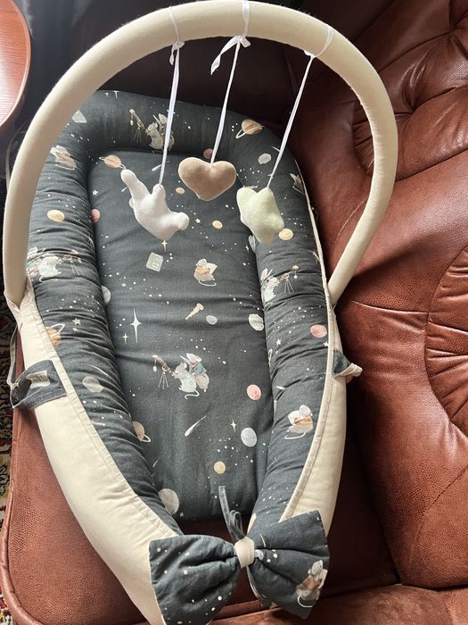 Кокон від 0 до 8/9 місяців.