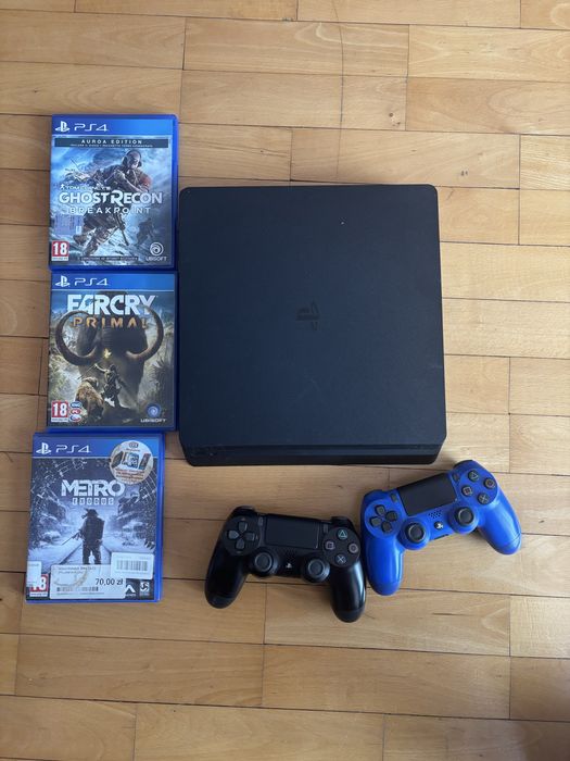 Konsola ps4 slim