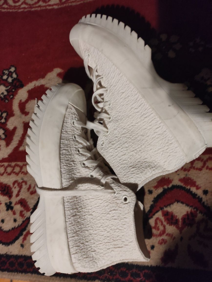 Converse trampki wysokie,na grubej podeszwie, białebiałe