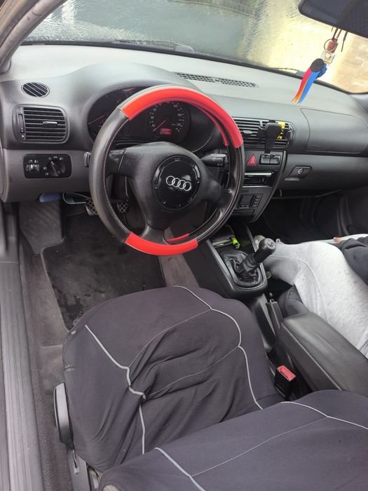Vendo Audi A3 90cv
Carro conta com 340mil  km
Carro não precisa de nad