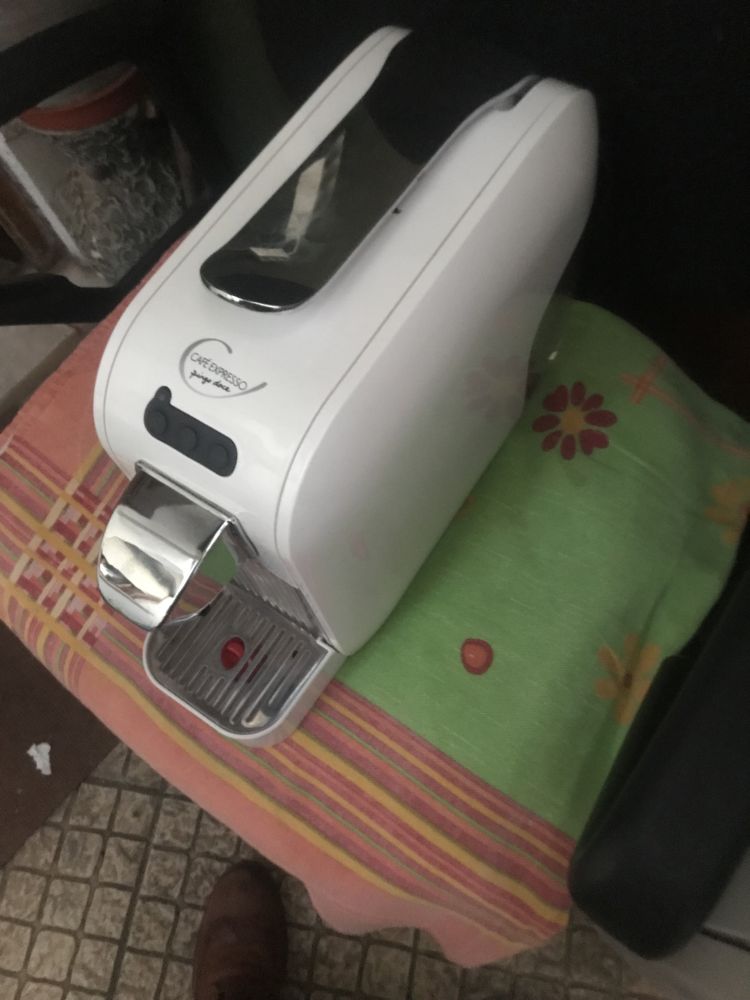 Maquina de cafe como nova