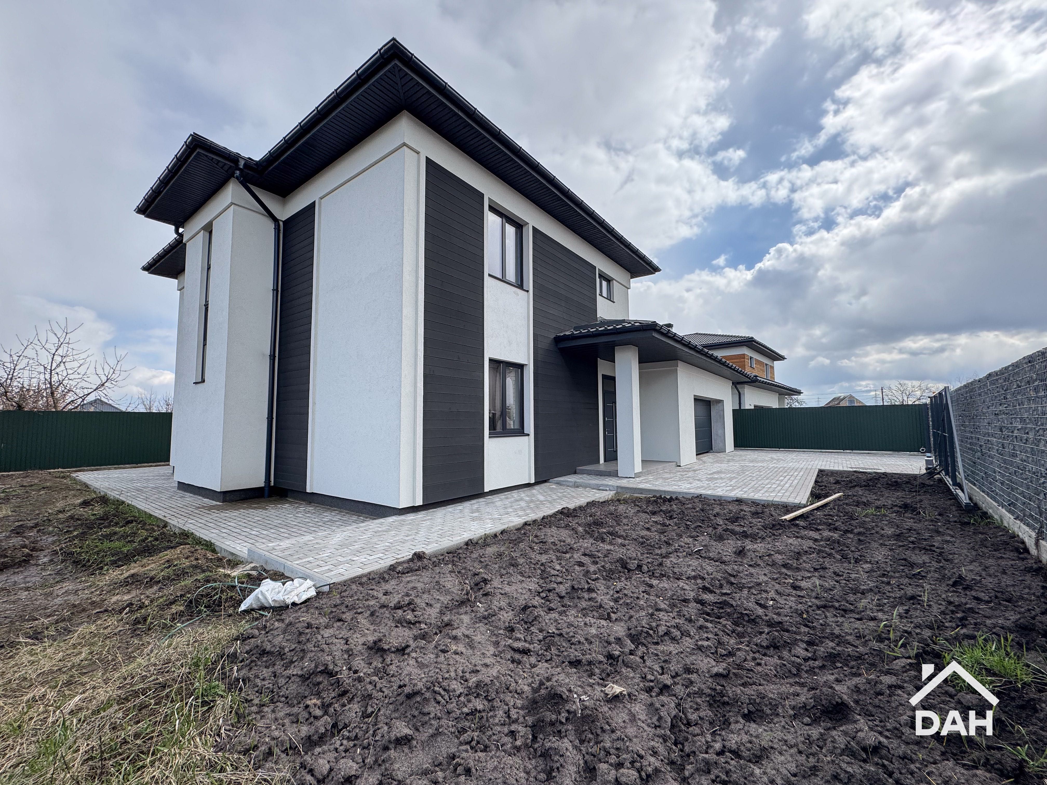 Будинок 216 м² з гаражем, 6 соток, під чистове є газ с. Крюківщина