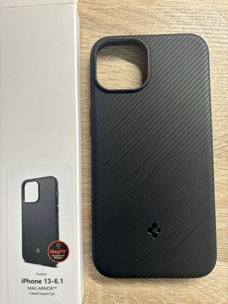Чохол Spigen для Iphone 13 і 13pro max