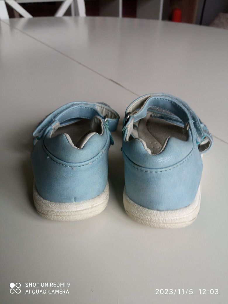 Sandały dziewczęce niebieskie 23 sandałki