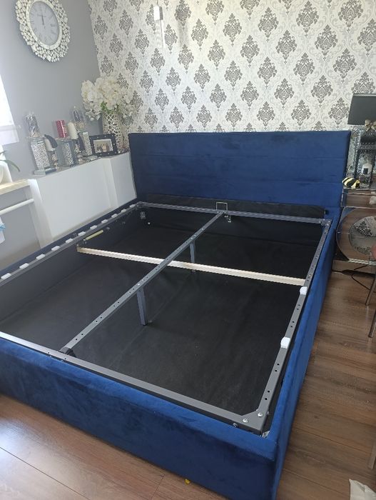 Łóżko tapicerowane