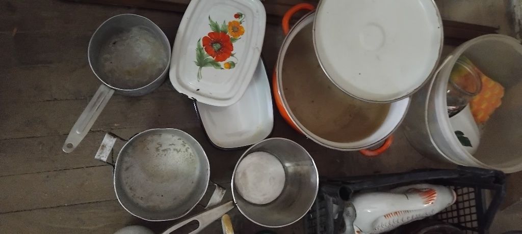 Кастрюли,сатейники,разносы,тарелки