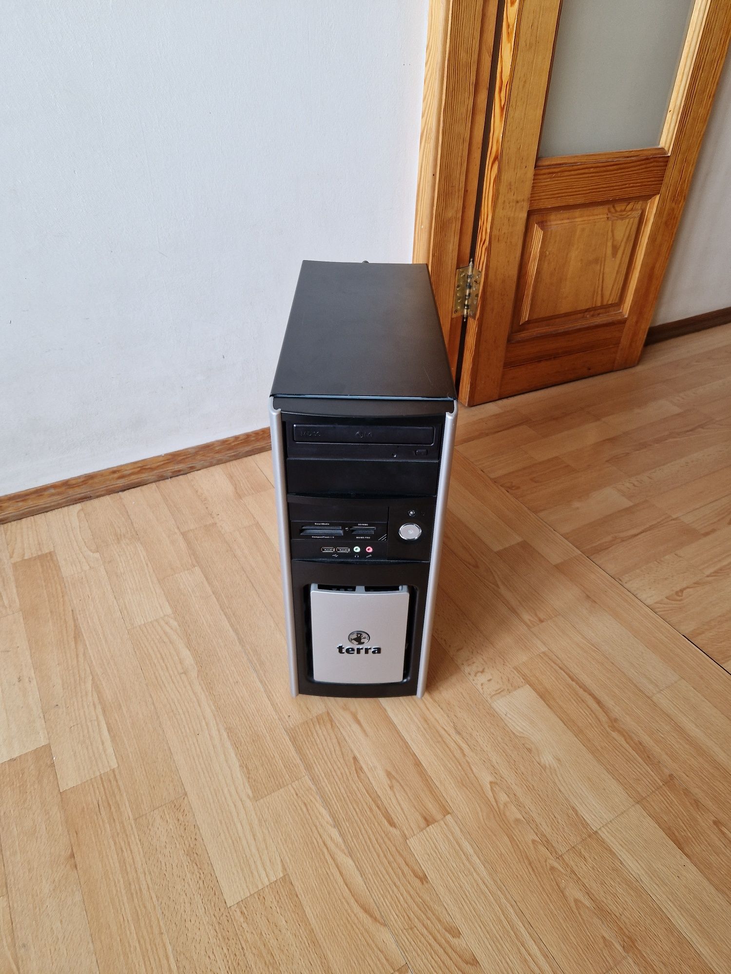 Корпус для ПК  верхній блок живлення