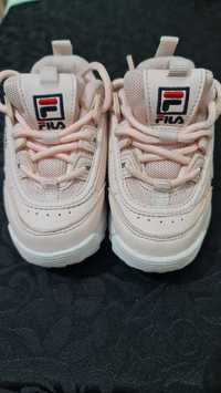 Tenis fila rosa.