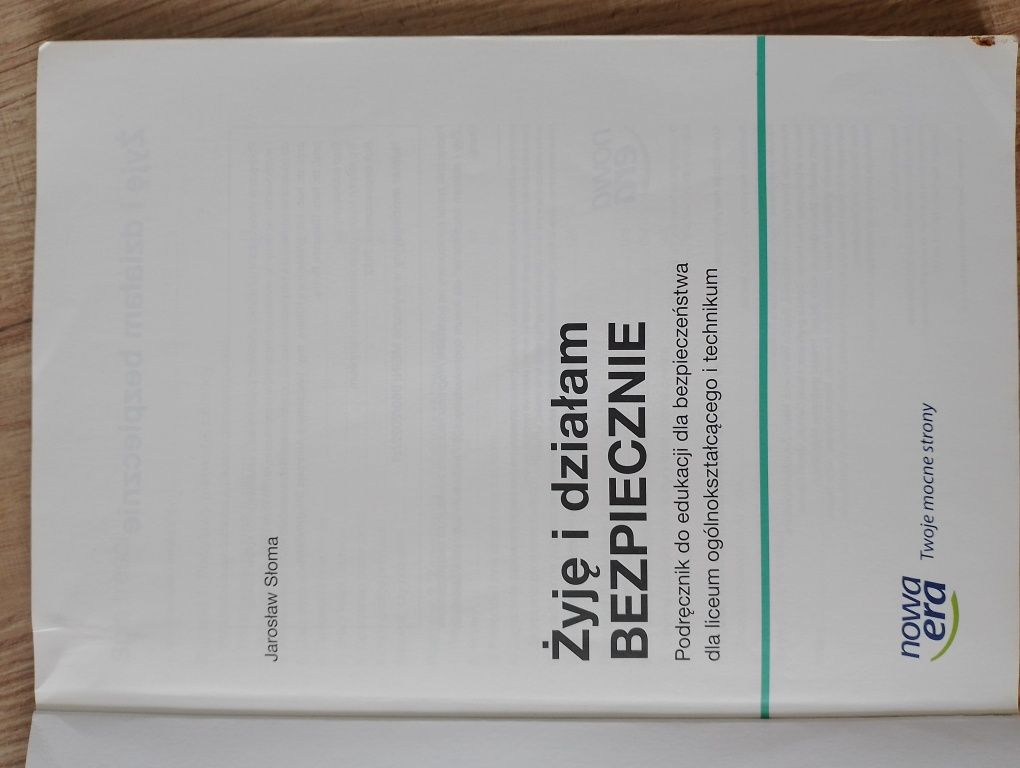 Podręcznik - Żyję i działam bezpiecznie