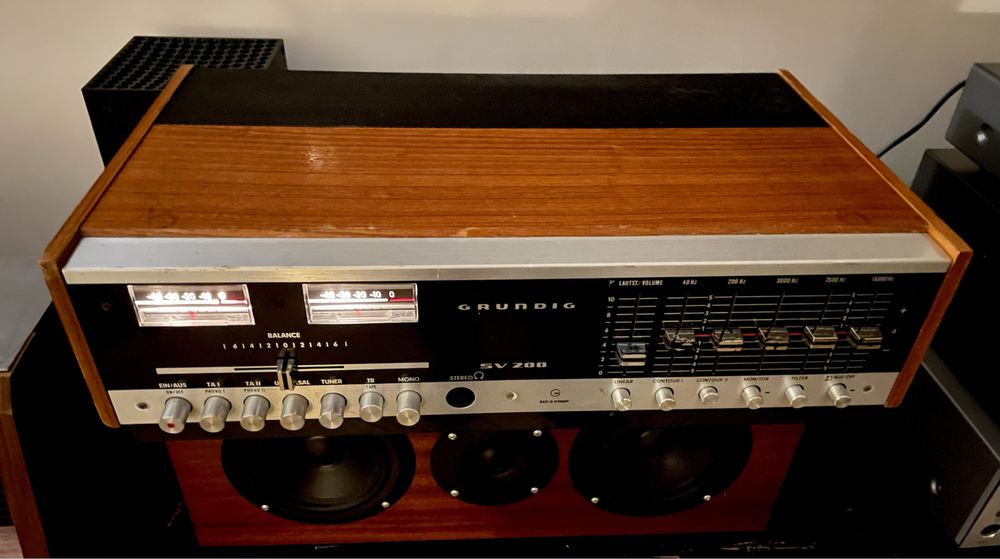 Grundig SV200 czarny potezny audiofilski vintage wychyly