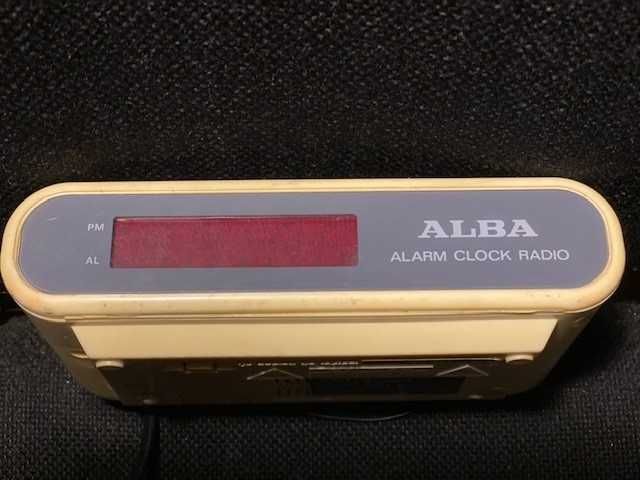 Retro ALBA MW / FM Digital Alarm Clock Radio