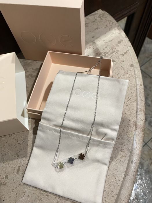 Colar ONE original - novo, nunca usado (com saco original).