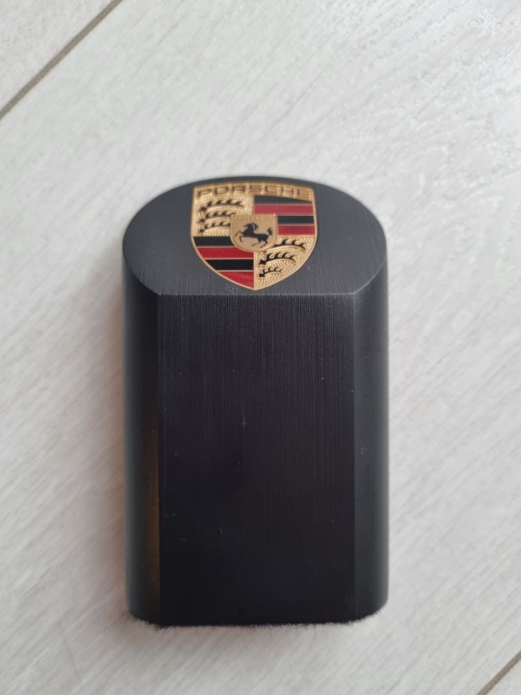 Przycisk do papieru, pylon Porsche czarny