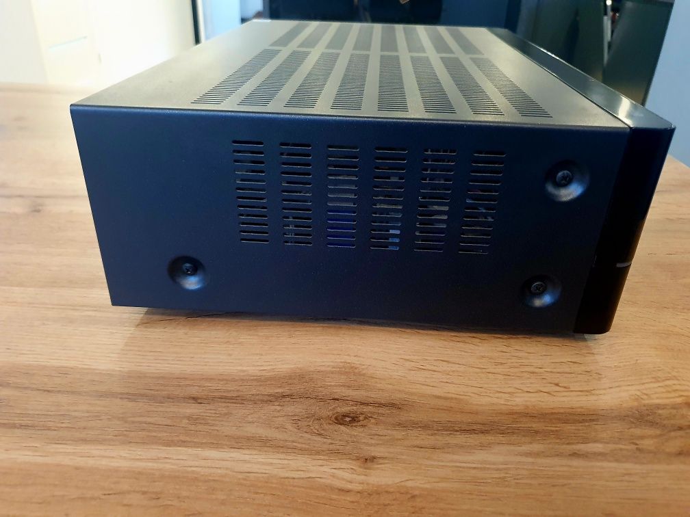 Harman Kardon HK3770  Amplituner Stereo 2x120W