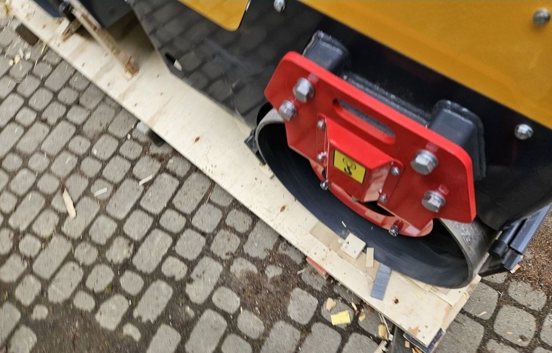 Walec drogowy mod: FS-RL 2.0X Kubota 1105-E3B nowy, asfalt