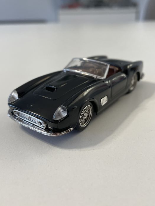 Model Ferrari 250 GT Spider California 1/43 Vitesse Portugal Uszkodzon