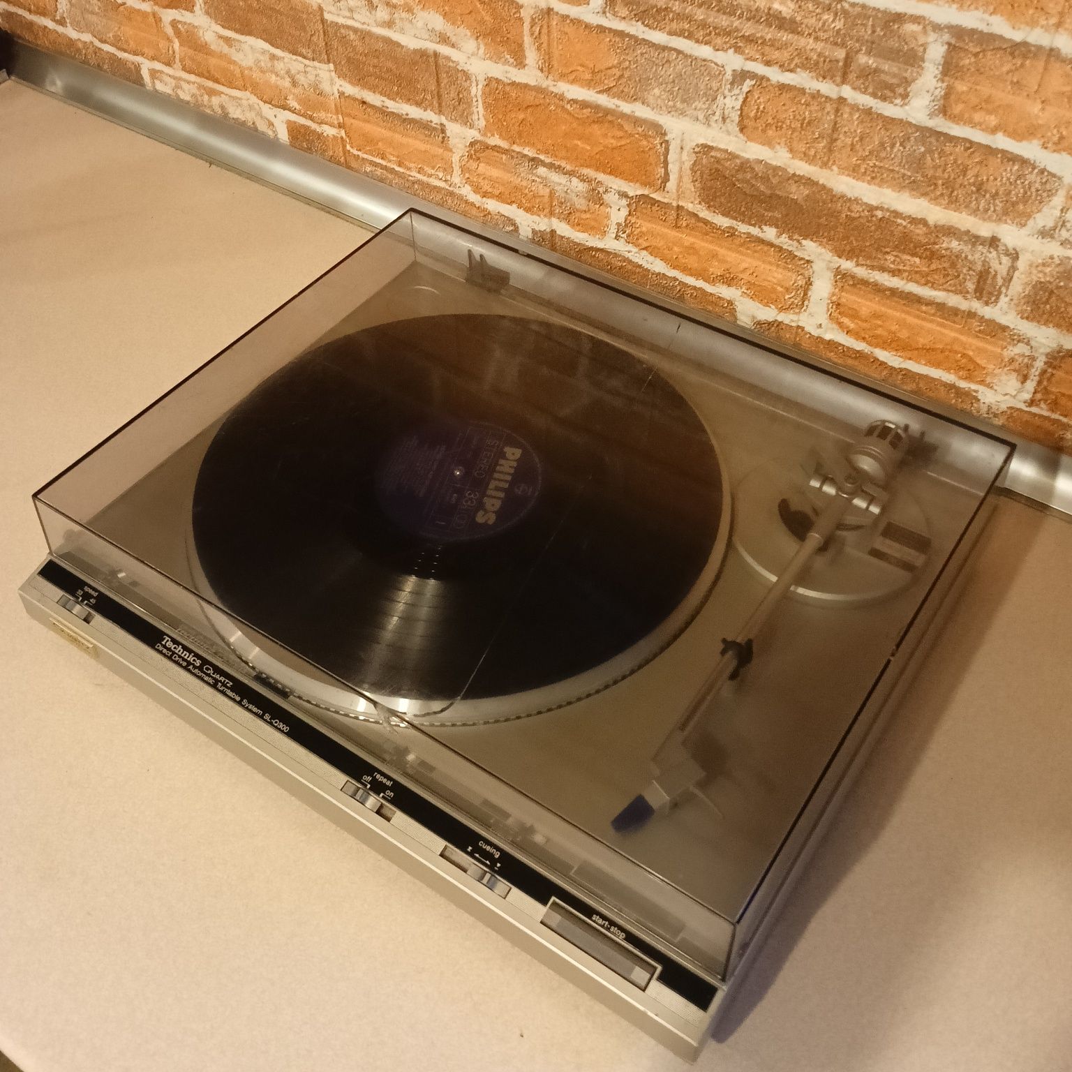 Gramofon Technics SL Q300