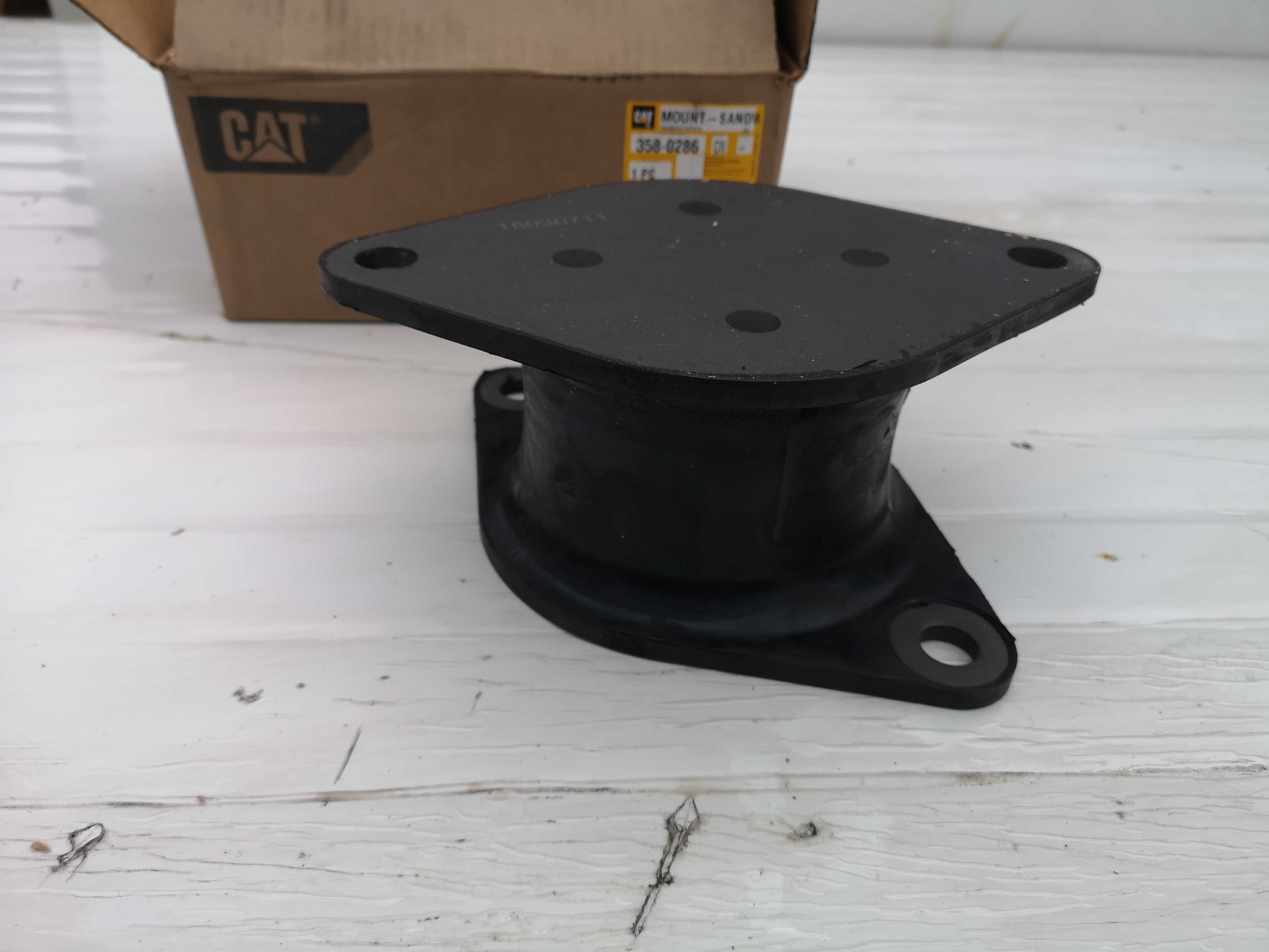 Izolator antywibracyjny CAT 358-0 CP-74B CP74B CP76B CS-78B CS-79B