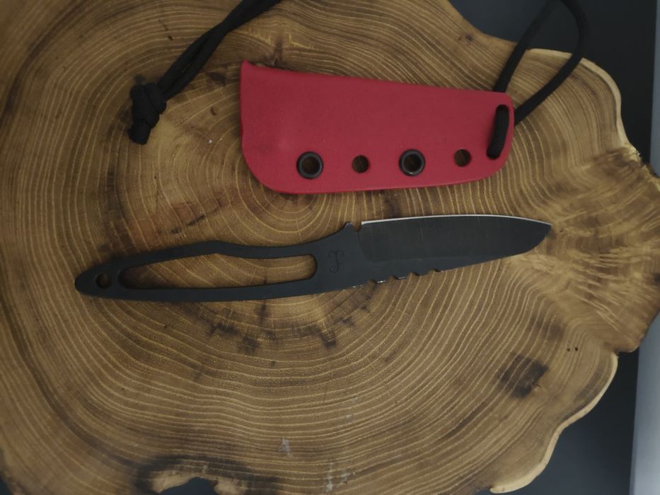 Urban neck garbaty knives