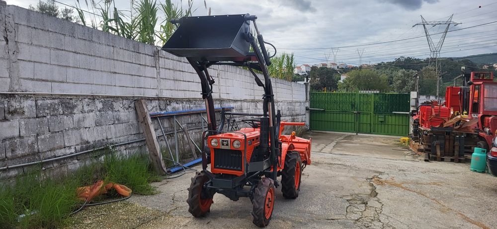 Tratror kubota b 6001 com carregador frontal