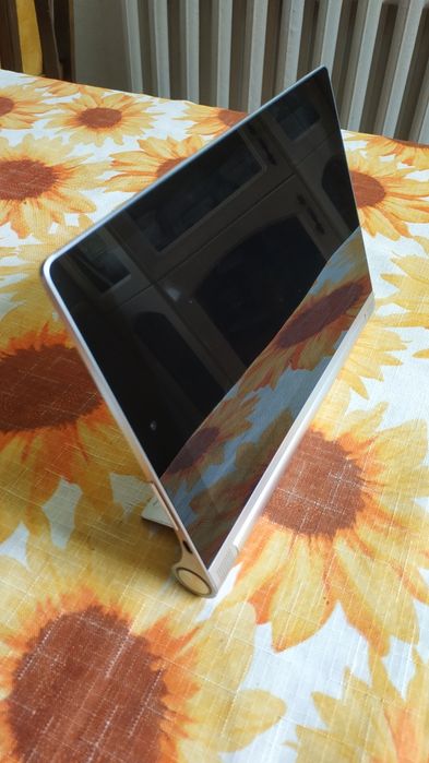 LENOVO Yoga Tablet 2