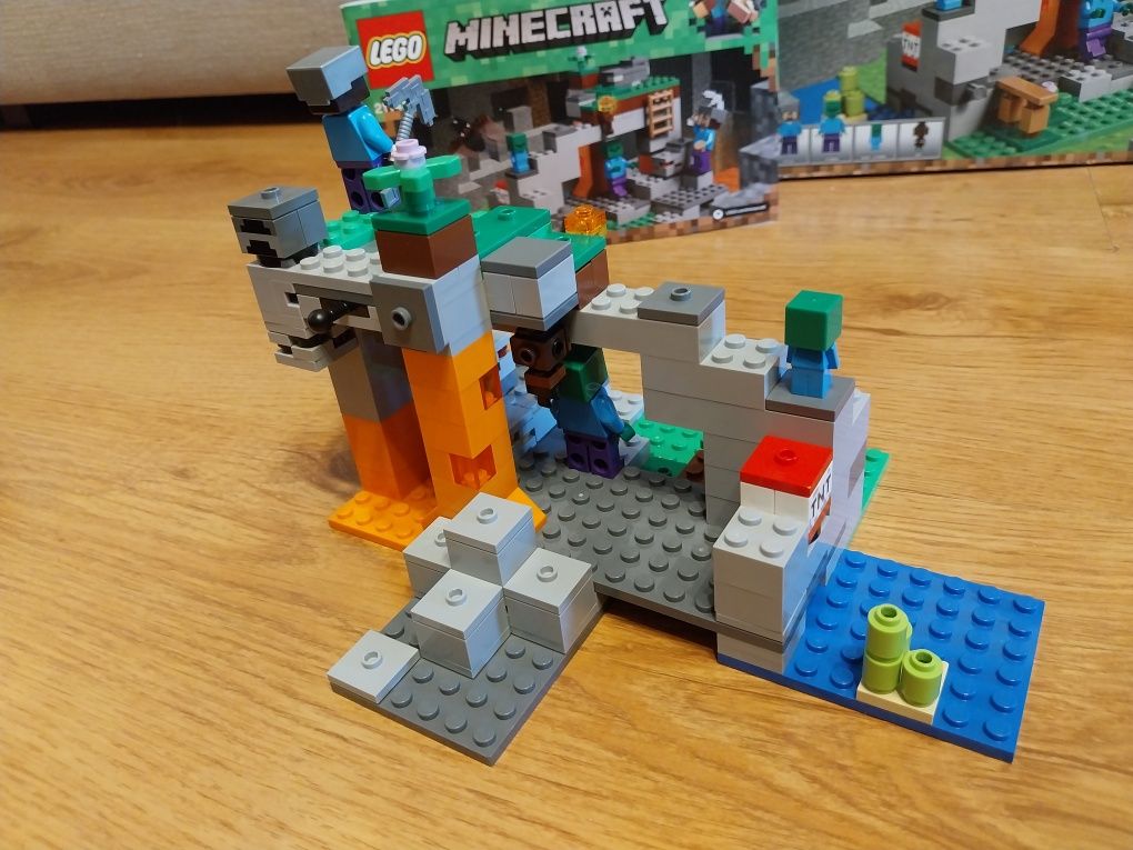 Lego Minecraft Jaskinia Zombie 21141 KOMPLETNY