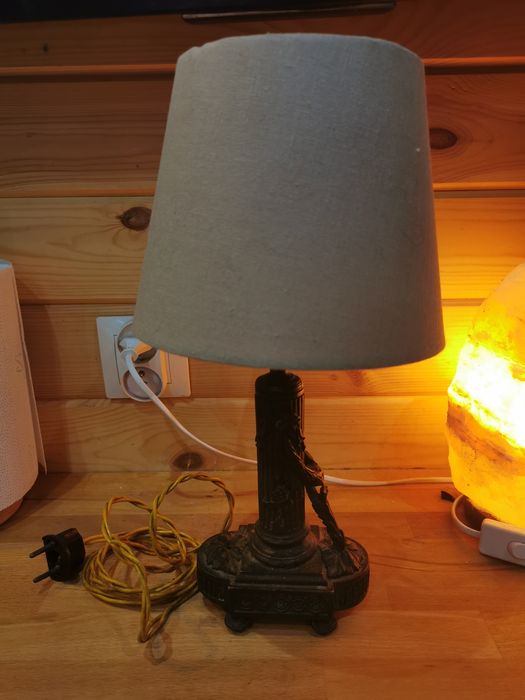 Antyczna lampka z mosiądzu