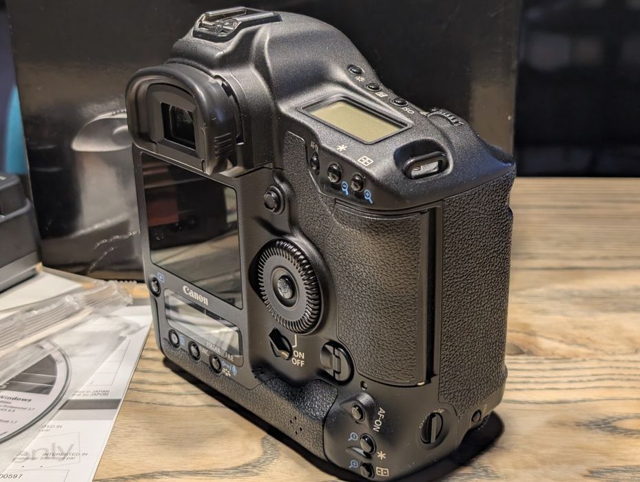 Камера Canon EOS 1D Mark IV