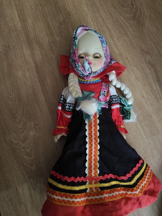 Boneca com trancas traje viana