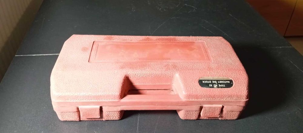 Gwintownica ręczna do rur w walizce z akcesoriami