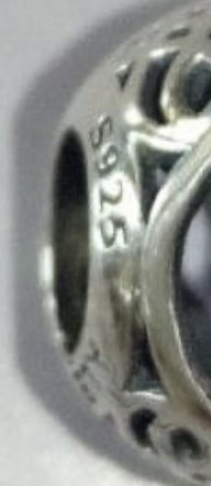 Conta Pandora letra P