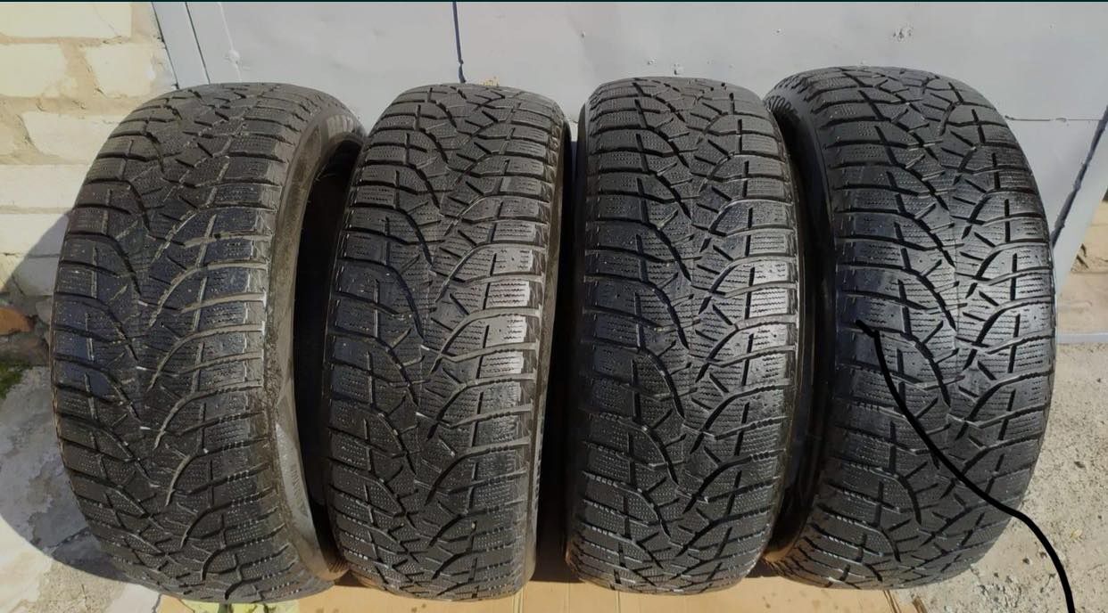 Резина Bridgestone Blizzak 235/55/R18 Японія