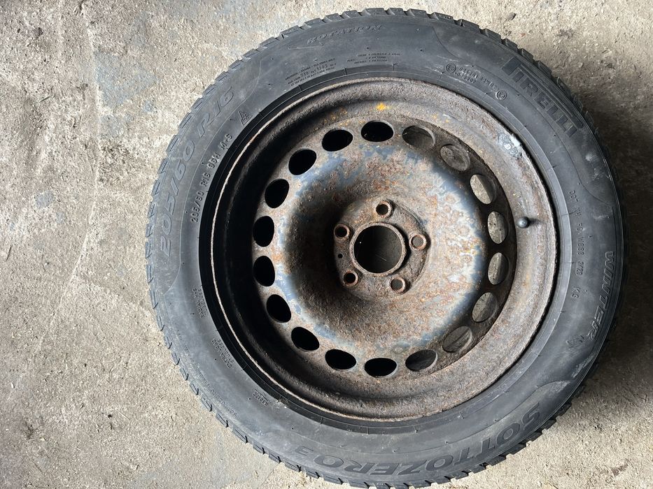Koła 16 z oponami zimowymi pirelli