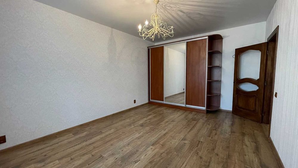 Простора 2 -х кімнатна квартира