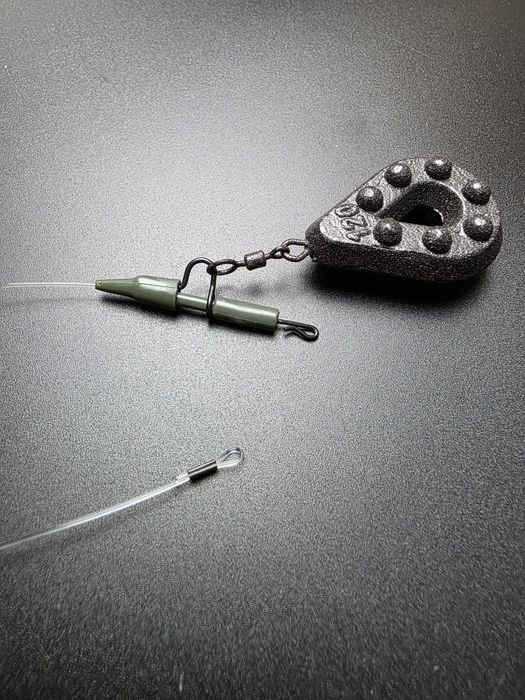 10 x Fluorocarbon 50lb 100cm z bezpiecznym klipsem metalowym leader