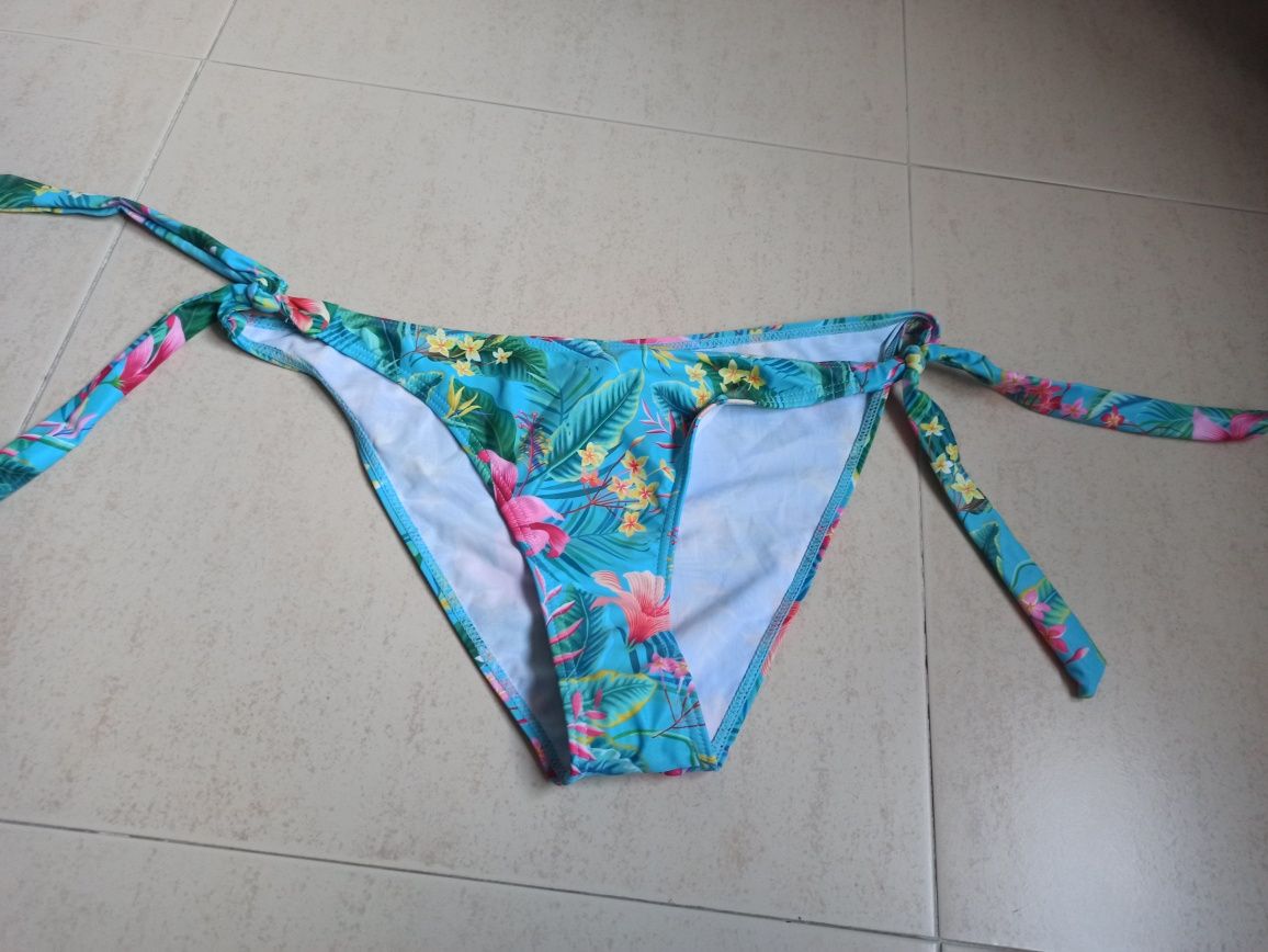 Cueca bikini nova